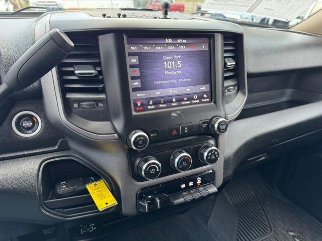 RAM 3500 Tradesman 4x4 Crew Cab 8' Box 2020