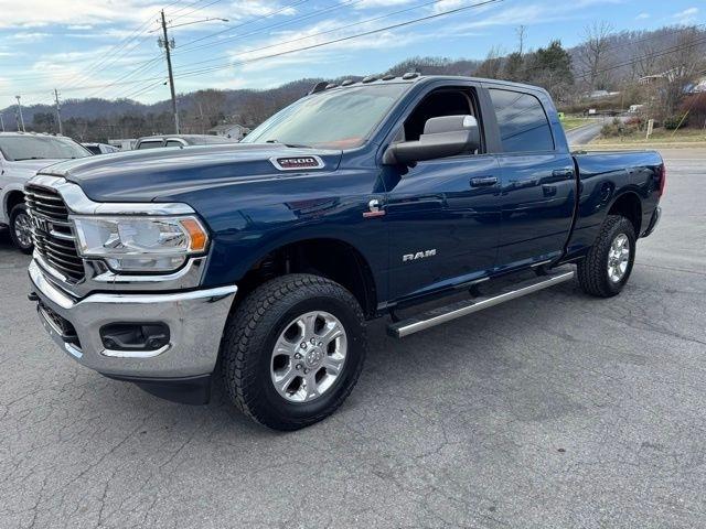 RAM 2500 Big Horn 4x4 Crew Cab 6'4" Box 2020