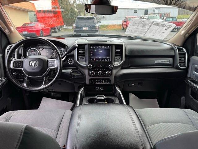 RAM 2500 Big Horn 4x4 Crew Cab 6'4" Box 2020