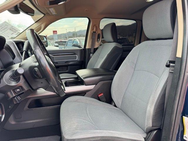 RAM 2500 Big Horn 4x4 Crew Cab 6'4" Box 2020