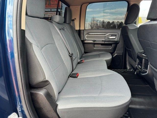 RAM 2500 Big Horn 4x4 Crew Cab 6'4" Box 2020