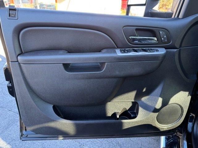 Chevrolet Silverado 2500HD 4WD Crew Cab 153.7" LTZ 2012