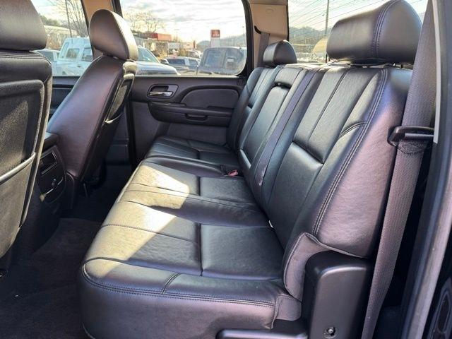 Chevrolet Silverado 2500HD 4WD Crew Cab 153.7" LTZ 2012