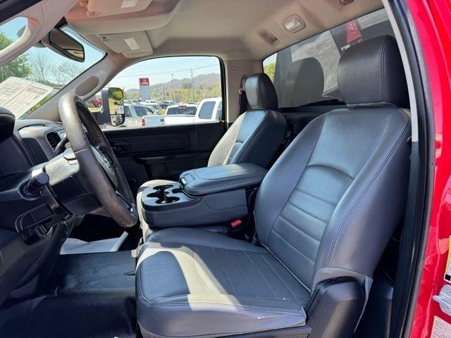 RAM 5500 Chassis Cab Tradesman 4x4 Reg Cab 84" CA 168.5" WB 2018