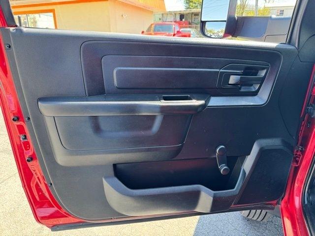 RAM 5500 Chassis Cab Tradesman 4x4 Reg Cab 84" CA 168.5" WB 2018