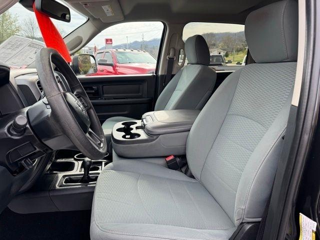 RAM 2500 4WD Crew Cab 149" Tradesman 2016