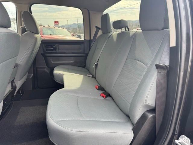 RAM 2500 4WD Crew Cab 149" Tradesman 2016