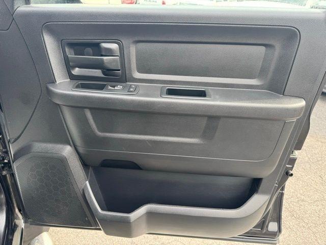 RAM 2500 4WD Crew Cab 149" Tradesman 2016