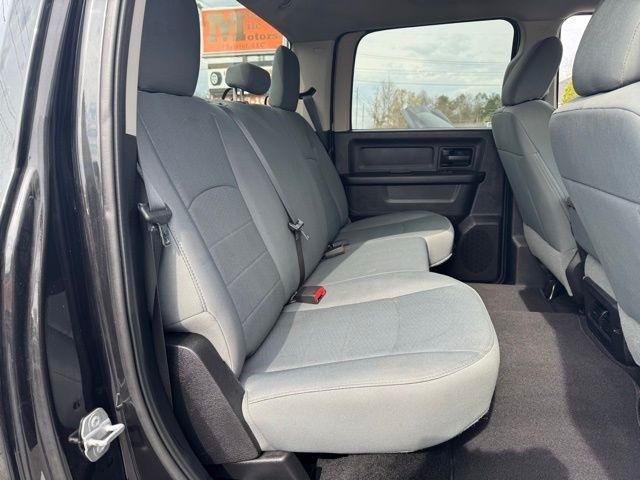 RAM 2500 4WD Crew Cab 149" Tradesman 2016