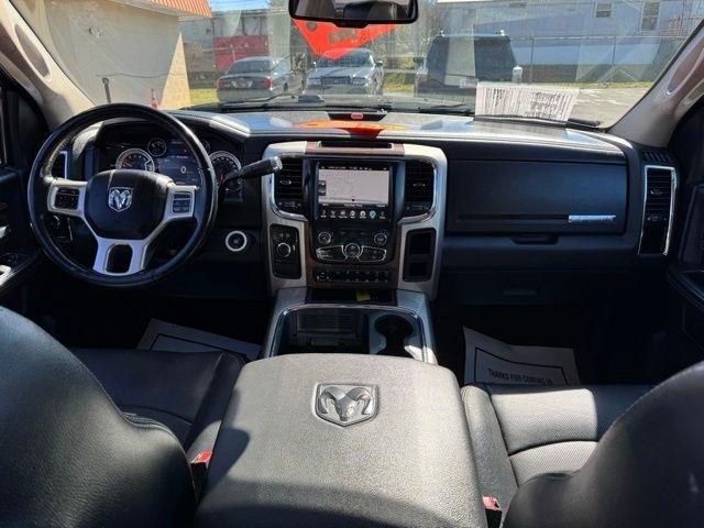 RAM 3500 Laramie 4x4 Crew Cab 8' Box 2017