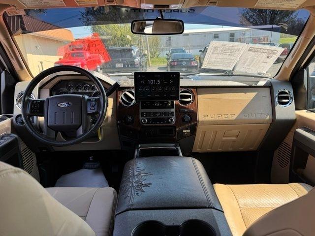 Ford Super Duty F-250 SRW 4WD Crew Cab 156" Lariat 2011