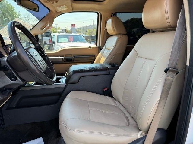 Ford Super Duty F-250 SRW 4WD Crew Cab 156" Lariat 2011