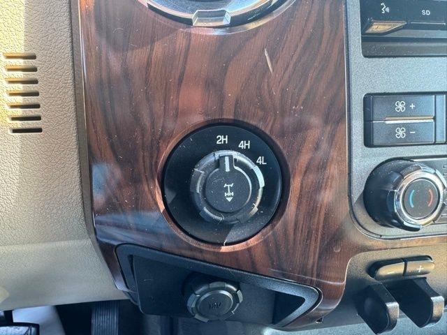 Ford Super Duty F-250 SRW 4WD Crew Cab 156" Lariat 2011