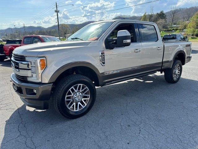 Ford Super Duty F-250 SRW King Ranch 4WD Crew Cab 6.75' Box 2017