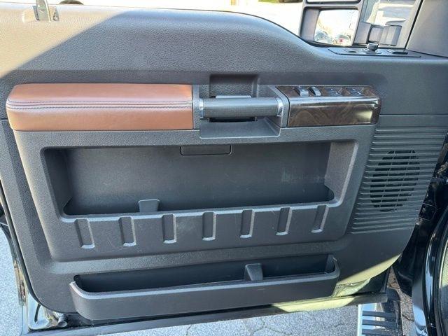 Ford Super Duty F-350 SRW 4WD Crew Cab 156" King Ranch 2015