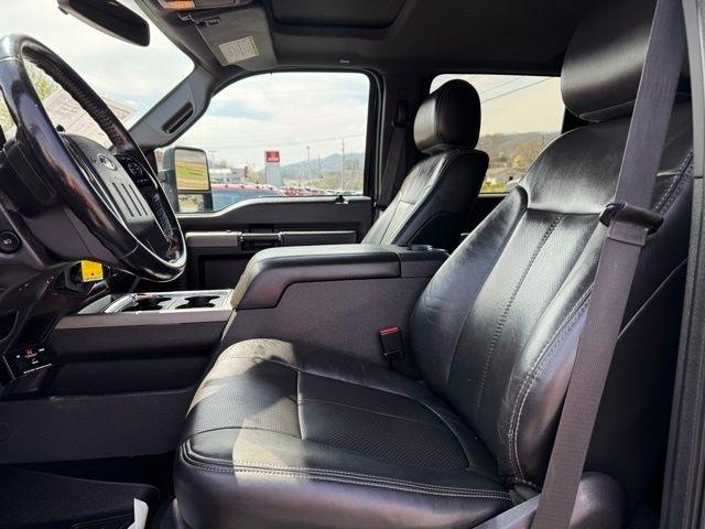 Ford Super Duty F-350 SRW 4WD Crew Cab 156" Lariat 2012