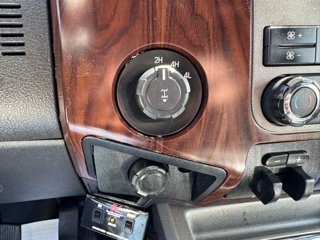 Ford Super Duty F-350 SRW 4WD Crew Cab 156" Lariat 2012