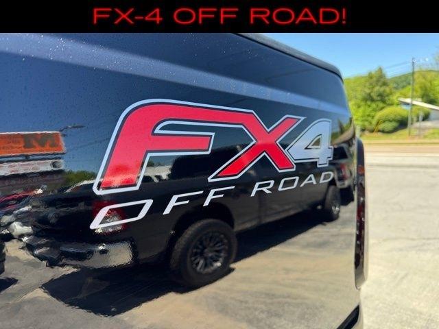 Ford Super Duty F-350 SRW 4WD Crew Cab 156" Lariat 2012