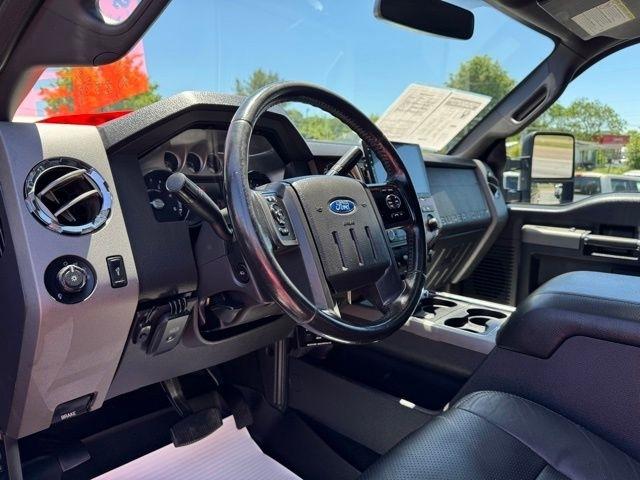 Ford Super Duty F-350 SRW 4WD Crew Cab 156" Lariat 2012