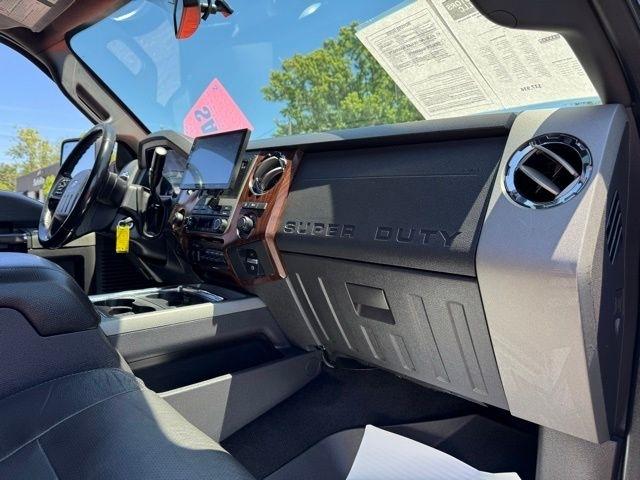 Ford Super Duty F-350 SRW 4WD Crew Cab 156" Lariat 2012