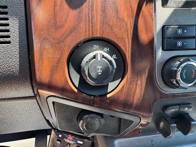 Ford Super Duty F-350 SRW 4WD Crew Cab 156" Lariat 2012