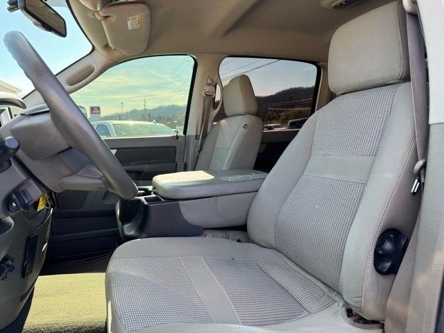 Dodge Ram 3500 4WD Mega Cab 160.5" SLT 2009