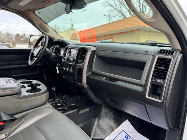 RAM 3500 Chassis Cab Tradesman 4WD Crew Cab 60" CA 172.4" WB 2018