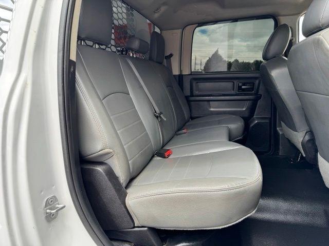 RAM 3500 Chassis Cab Tradesman 4WD Crew Cab 60" CA 172.4" WB 2018