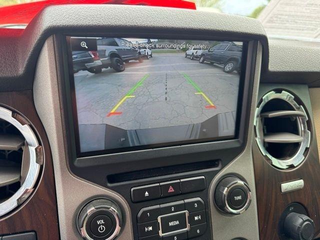 Ford Super Duty F-250 SRW 4WD Crew Cab 156" Lariat 2015