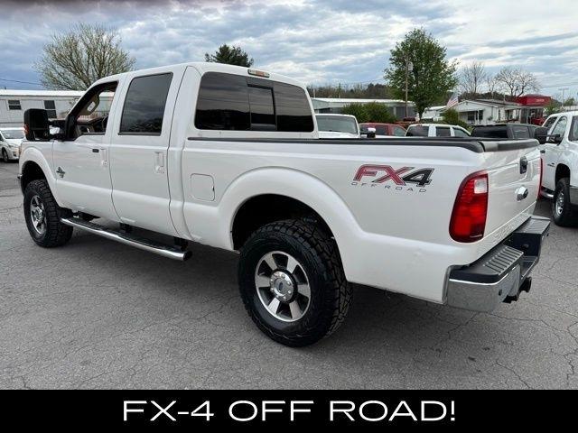 Ford Super Duty F-250 SRW 4WD Crew Cab 156" Lariat 2015
