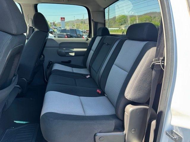 GMC Sierra 2500HD 4WD Crew Cab 153" Work Truck 2007