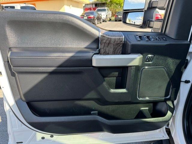 Ford Super Duty F-250 SRW Lariat 4WD Crew Cab 6.75' Box 2017