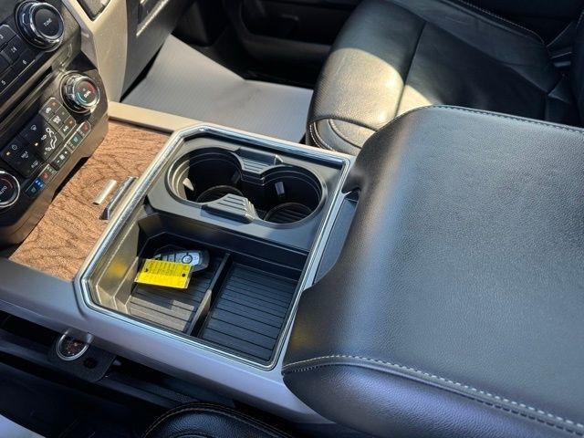 Ford Super Duty F-250 SRW Lariat 4WD Crew Cab 6.75' Box 2017