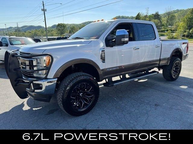 Ford Super Duty F-250 SRW Lariat 4WD Crew Cab 6.75' Box 2017