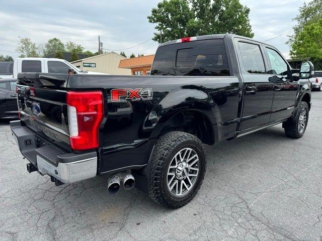 Ford Super Duty F-250 SRW Lariat 4WD Crew Cab 6.75' Box 2017