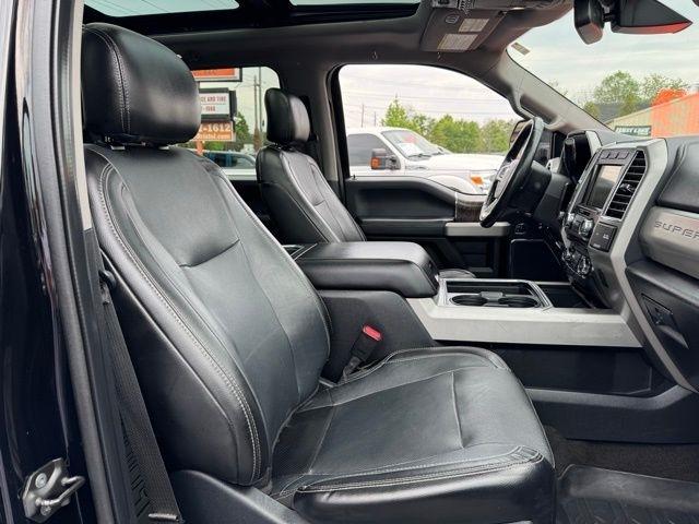 Ford Super Duty F-250 SRW Lariat 4WD Crew Cab 6.75' Box 2017