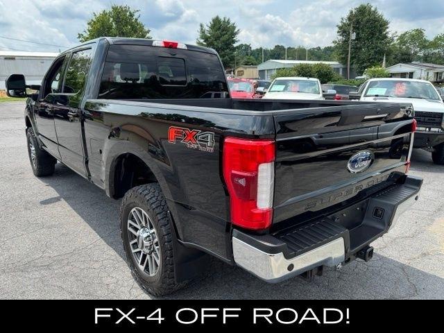 Ford Super Duty F-250 SRW Lariat 4WD Crew Cab 6.75' Box 2017
