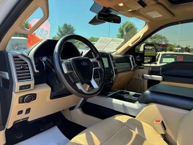 Ford Super Duty F-250 SRW Lariat 4WD Crew Cab 6.75' Box 2017
