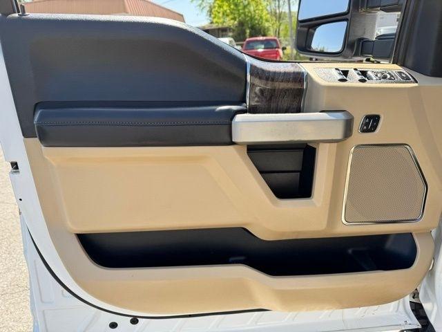 Ford Super Duty F-250 SRW Lariat 4WD Crew Cab 6.75' Box 2017