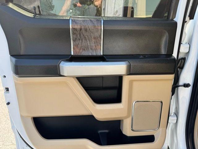 Ford Super Duty F-250 SRW Lariat 4WD Crew Cab 6.75' Box 2017
