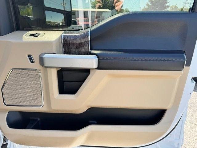 Ford Super Duty F-250 SRW Lariat 4WD Crew Cab 6.75' Box 2017