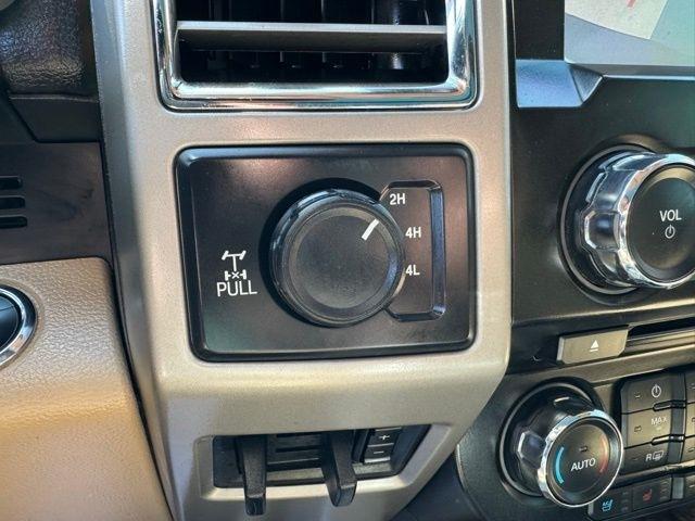 Ford Super Duty F-250 SRW Lariat 4WD Crew Cab 6.75' Box 2017