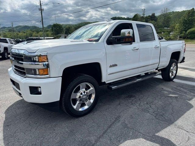 Chevrolet Silverado 2500HD 4WD Crew Cab 153.7" High Country 2019