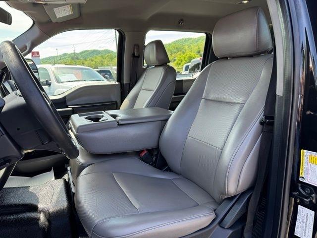 Ford Super Duty F-350 DRW King Ranch 4WD Crew Cab 8' Box 2022