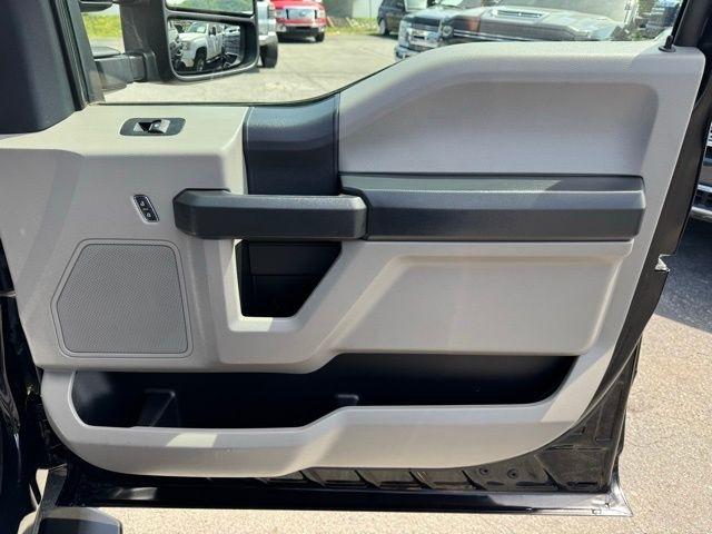 Ford Super Duty F-350 DRW King Ranch 4WD Crew Cab 8' Box 2022