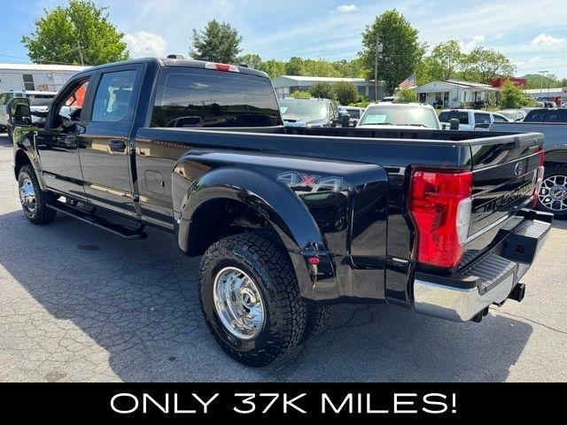 Ford Super Duty F-350 DRW King Ranch 4WD Crew Cab 8' Box 2022