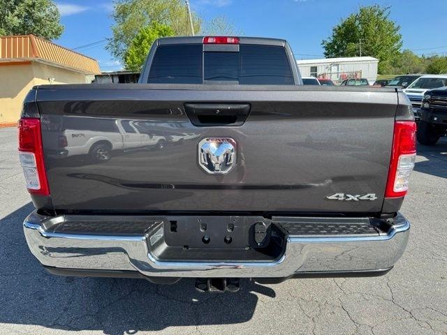 RAM 2500 Tradesman 4x4 Crew Cab 6'4" Box 2024