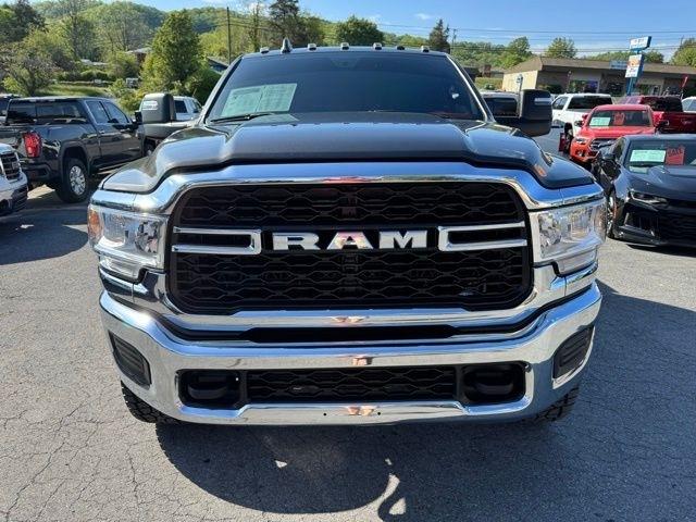 RAM 2500 Tradesman 4x4 Crew Cab 6'4" Box 2024