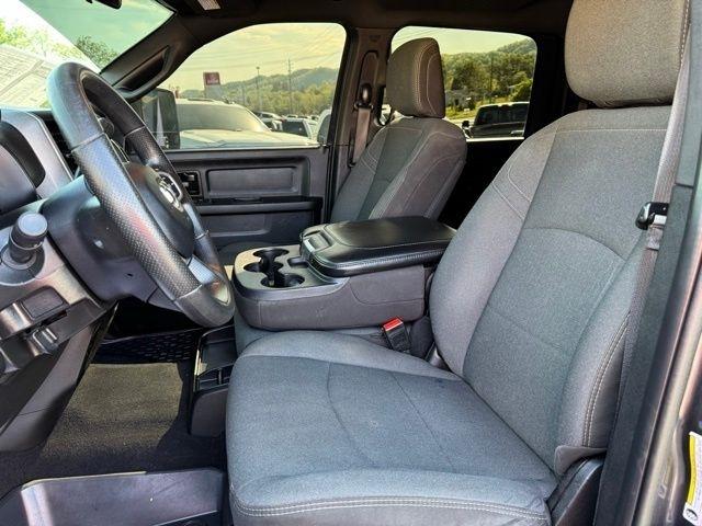 RAM 2500 Tradesman 4x4 Crew Cab 6'4" Box 2024