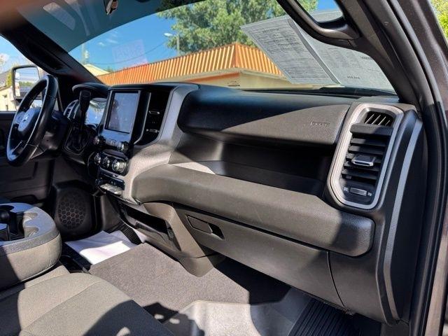 RAM 2500 Tradesman 4x4 Crew Cab 6'4" Box 2024